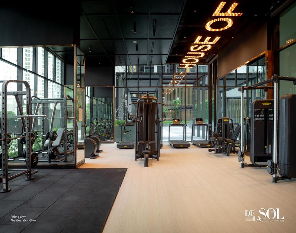 Luxury Delasol Studio- Free Infinity Pool- Near District 1- T-HOUSING