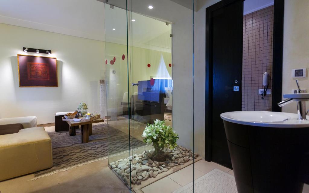Сьюит (Суперлюкс с гидромассажной ванной), Business Hotel