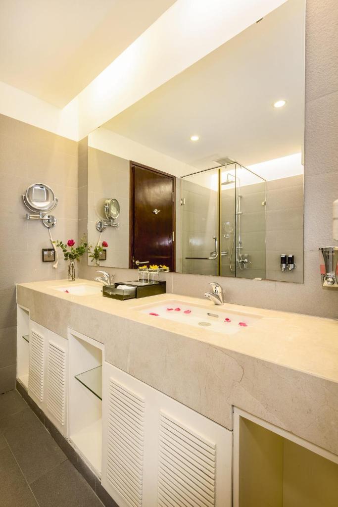 Hồng Hà Hotel HN - by BAY LUXURY