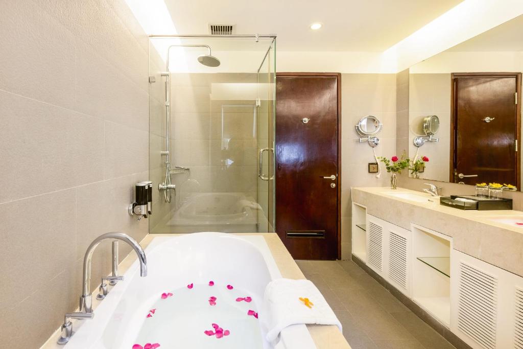 Hồng Hà Hotel HN - by BAY LUXURY