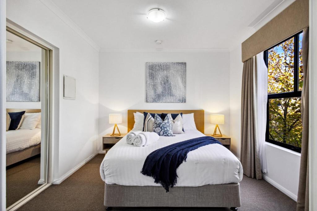 Northbridge Hideaway 2BDR 1BTH - Tap to explore photos