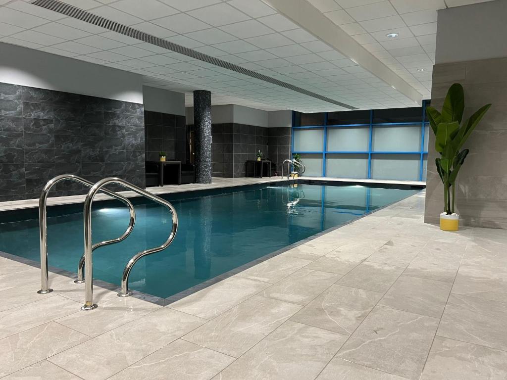voco Reading, an IHG Hotel - Tap to explore photos