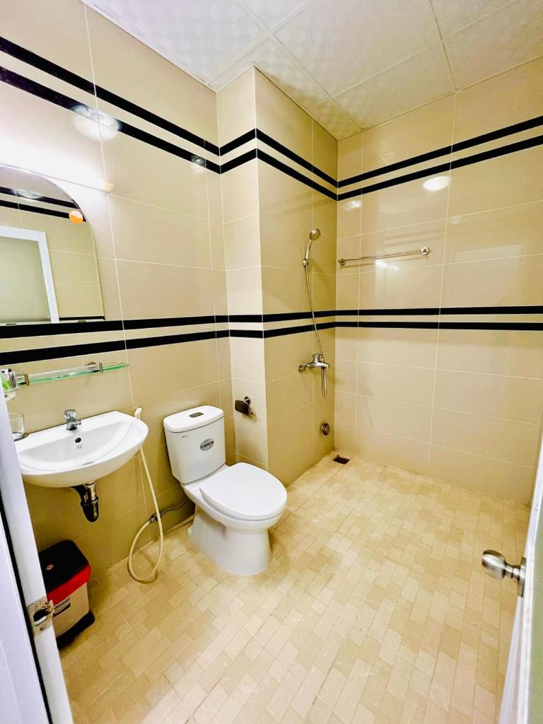 Nhà Nghỉ Hùng Linh