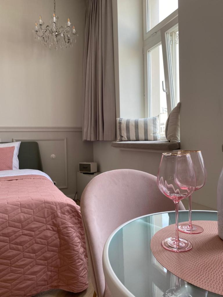Royal Rose Apartment - Old Town Kraków - Tap to explore photos
