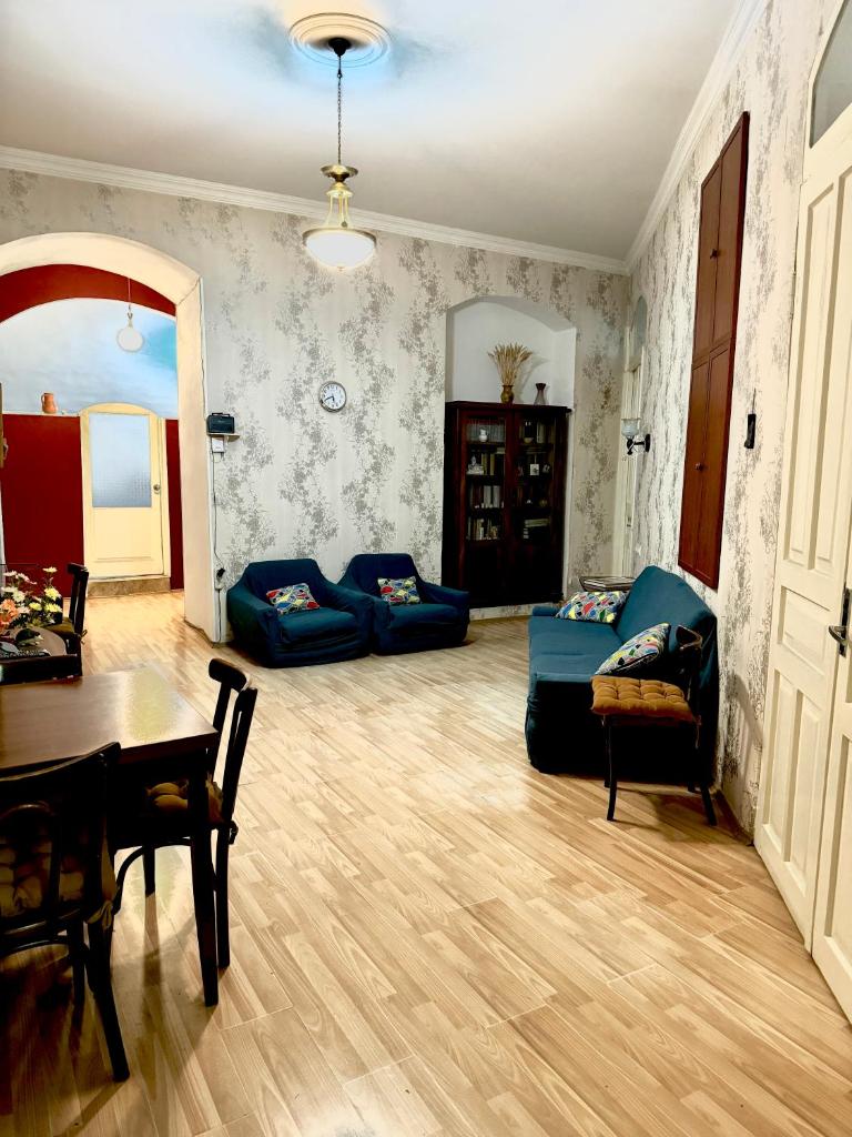 Old Tbilisi Authentic spacious 3BR Apartment with Balcony, Walk to Freedom Sq, Family friendly - Tap to explore photos