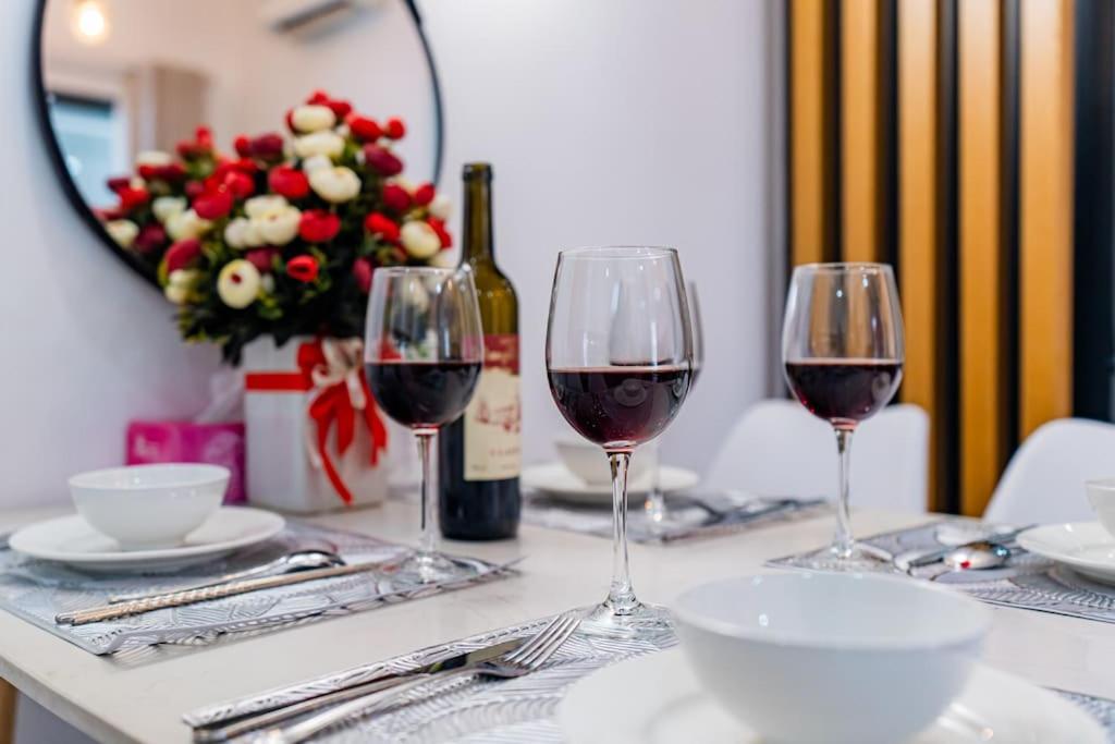 Spacious 2 Bed Rooms Condo in Masteri Thao Dien