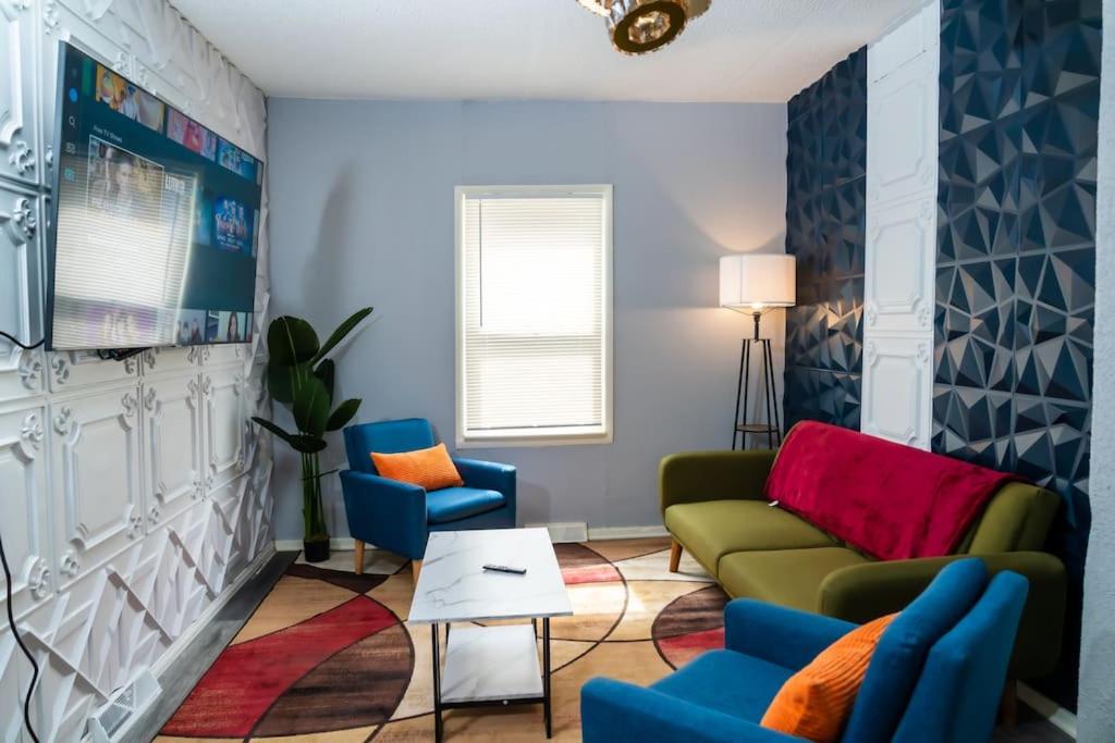 Modern4BR KingBeds 5Min Niagara Falls Free Parking image