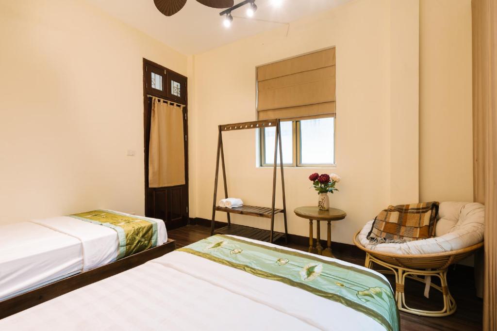 Duplex apartment 106m2 3 rooms with balcony in the center of the old town