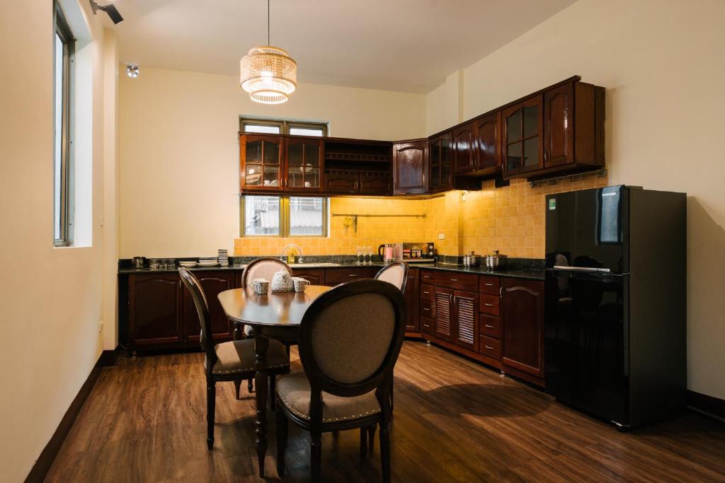 Duplex apartment 106m2 3 rooms with balcony in the center of the old town