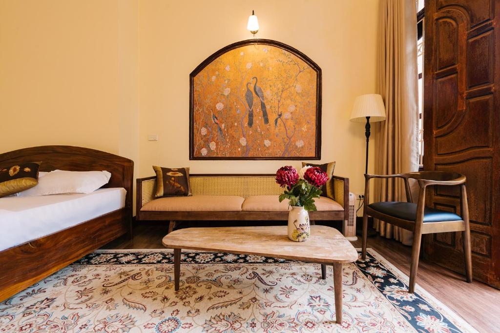 Duplex apartment 106m2 3 rooms with balcony in the center of the old town