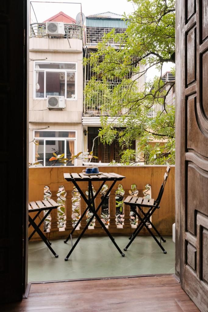 Duplex apartment 106m2 3 rooms with balcony in the center of the old town