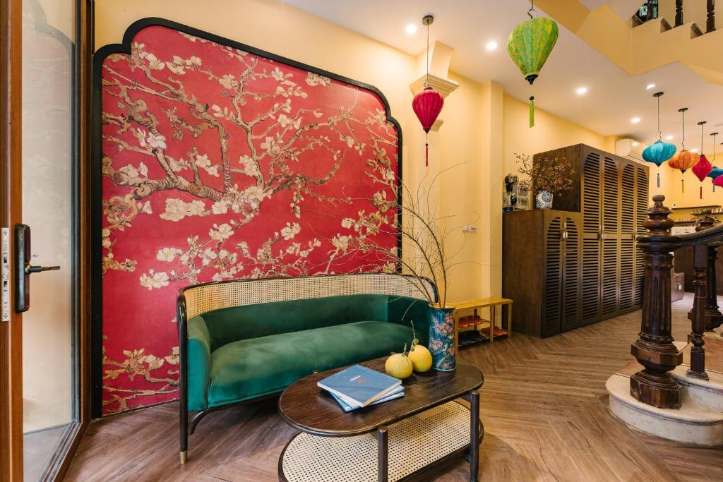 Duplex apartment 106m2 3 rooms with balcony in the center of the old town