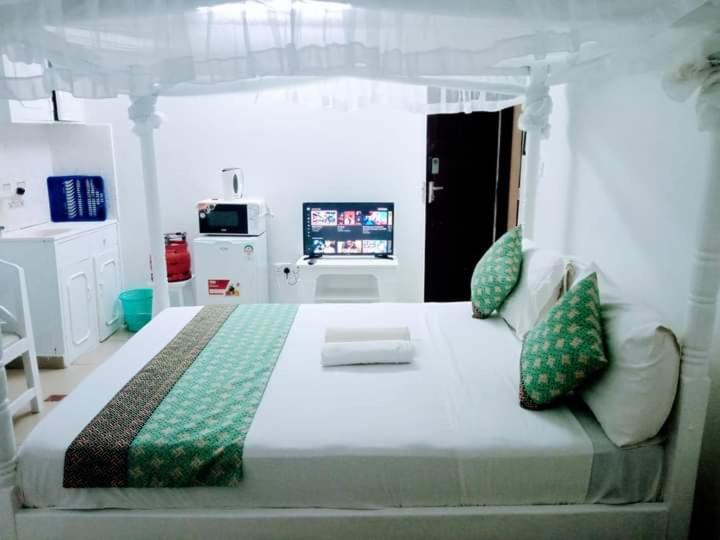 Nyali Studio Apartment - Tap to explore photos
