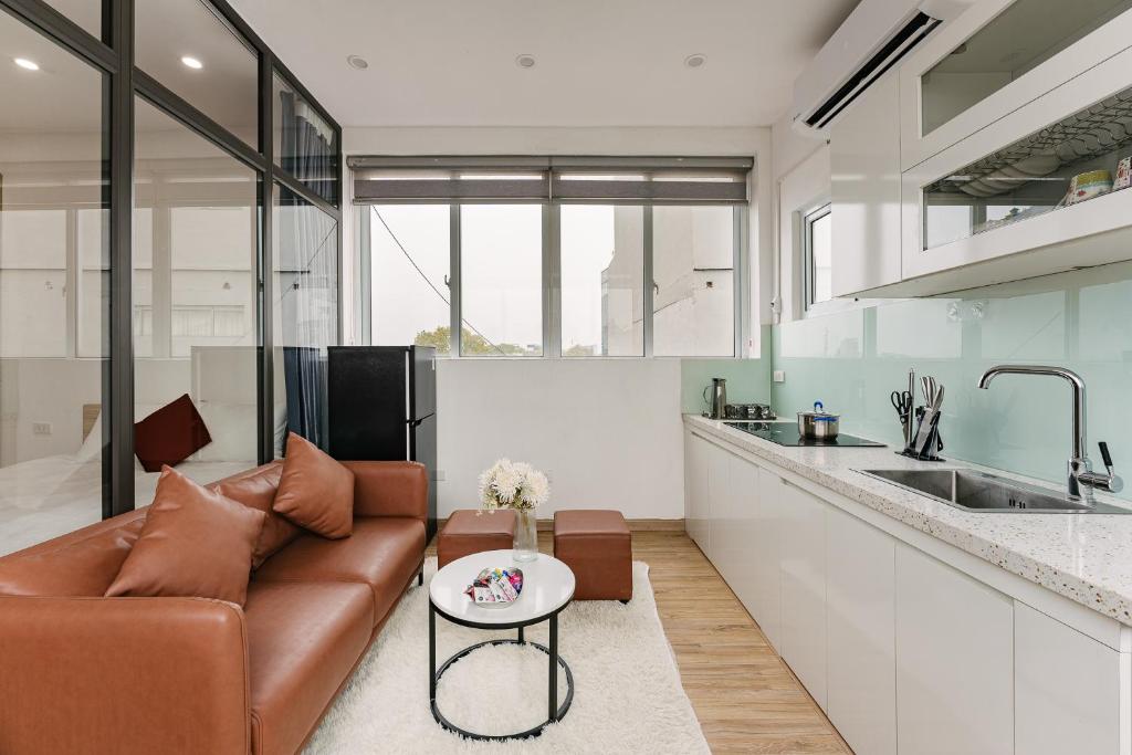 Ngo Huyen- Ha Noi St. Joseph's Cathedral- Tamundi