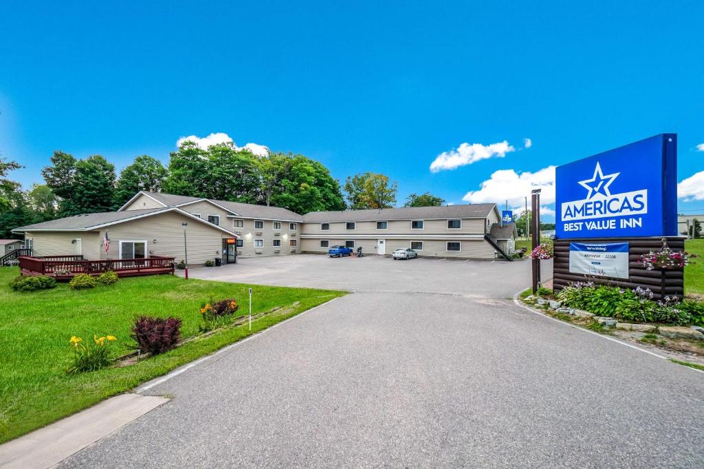 Americas Best Value Inn Marquette image