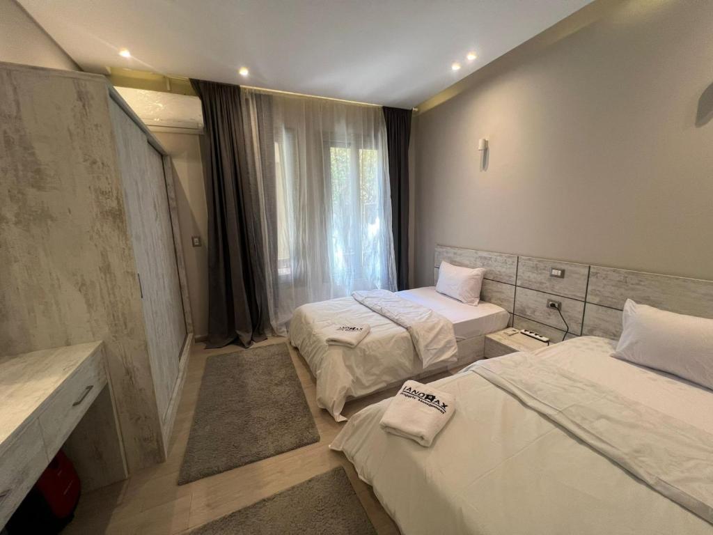 Garden Haven -Serene Modern Stay - Tap to explore photos