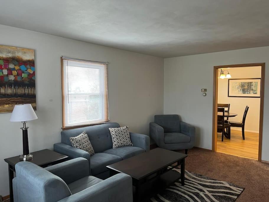 Prime Location Amazing Unit Close to Downtown - 2 queen beds image