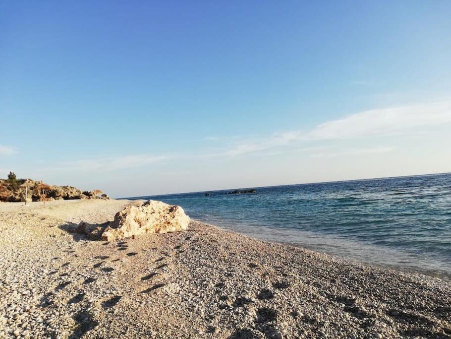 Holliday home 200m from the beach at White Rocks, Dhermi photo 3