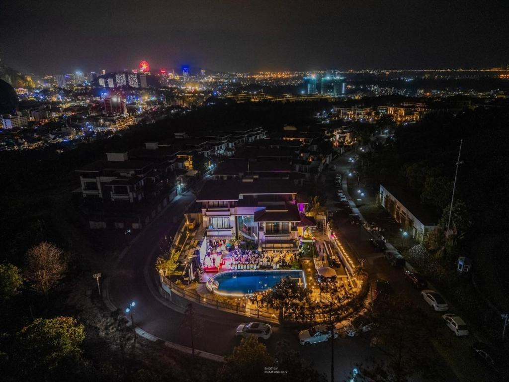 City Bay Apartment - FLC Villas