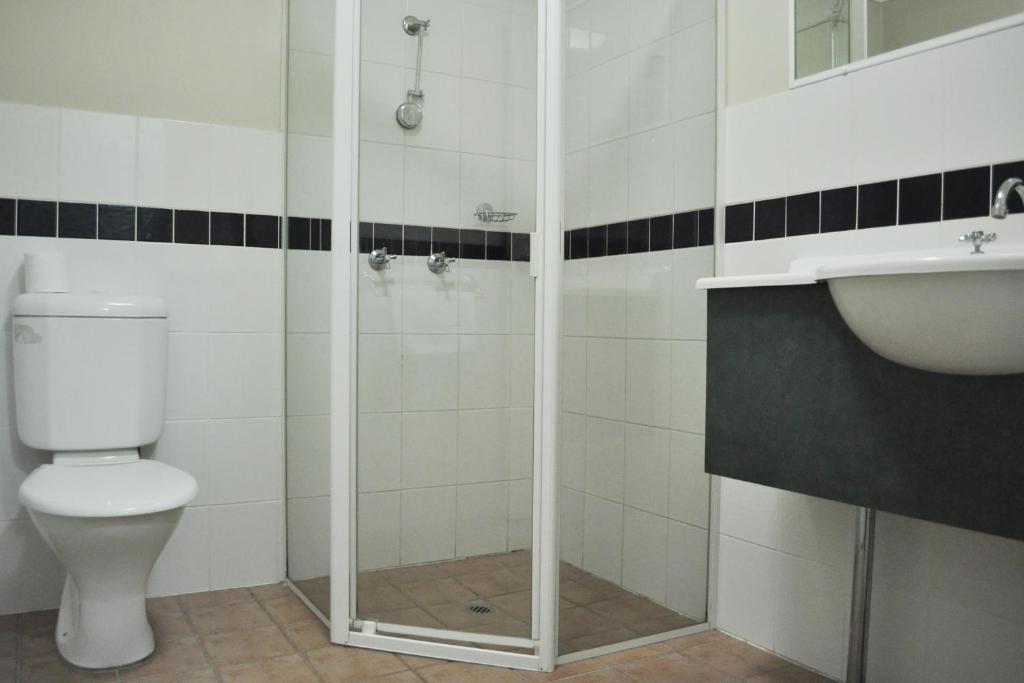Meadowbrook Hotel Room Type - Twin Room