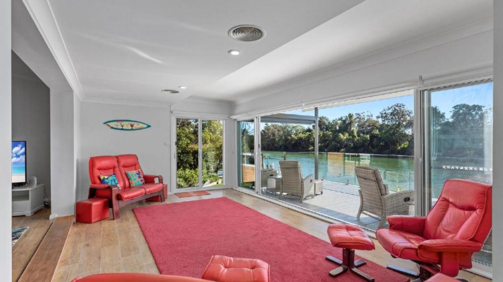 Absolute River Front House photo 4