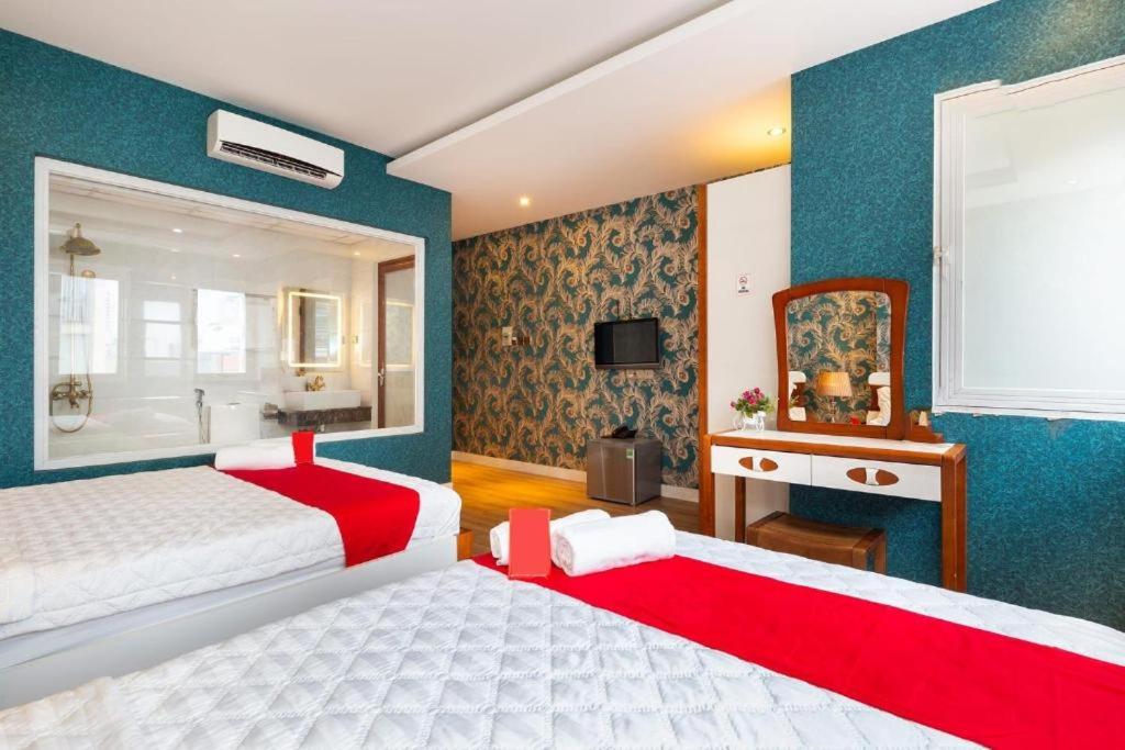 Spring Hotel 39 Bạch Đằng SG - by Bay Luxury