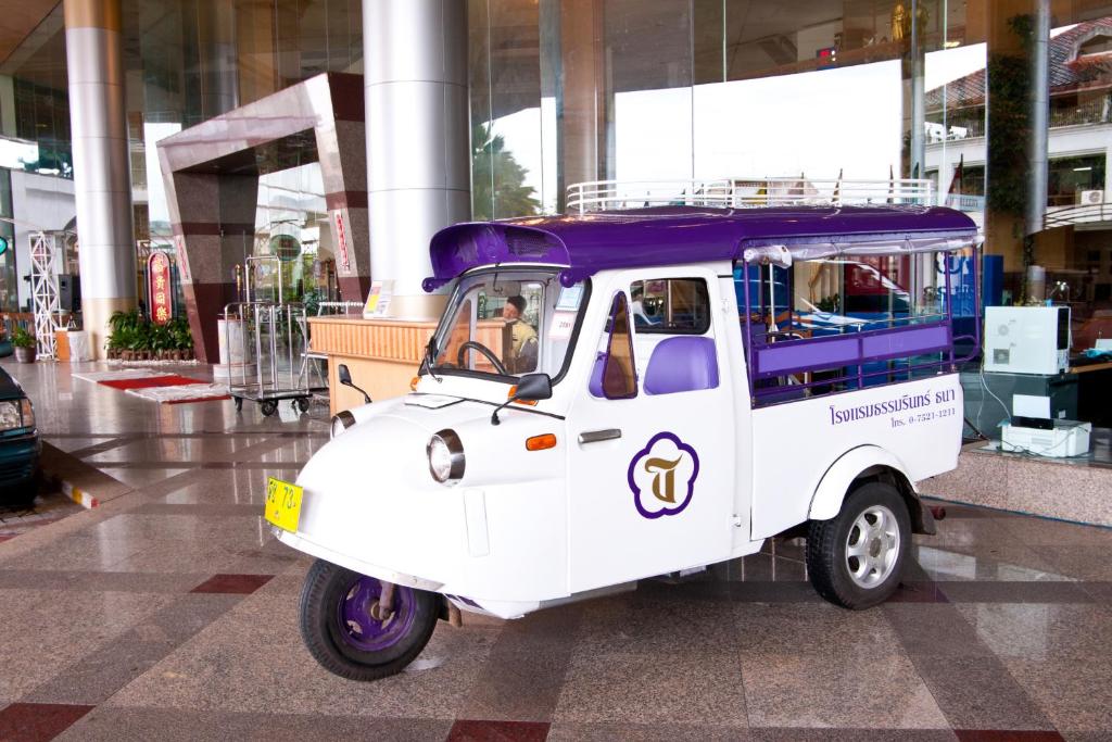 Thumrin Thana Hotel photo 2