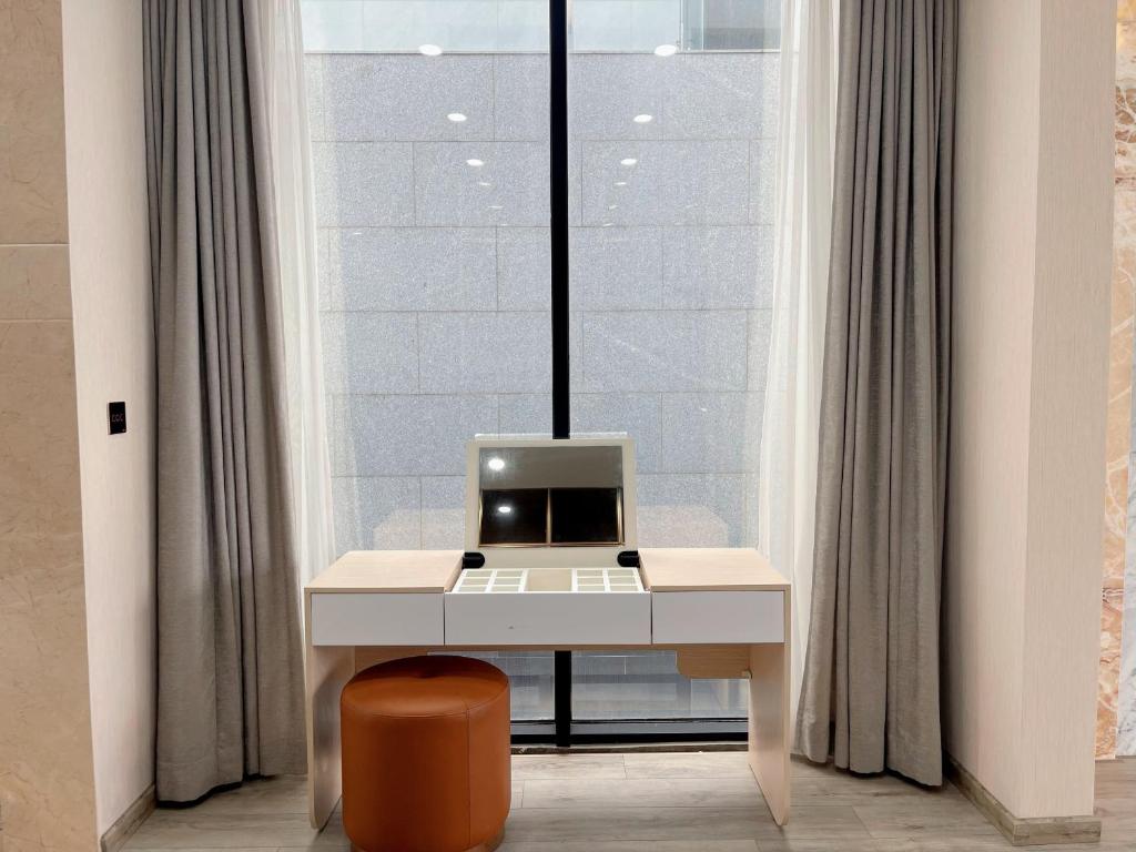 Deluxe Riverside Pool Villas Danang