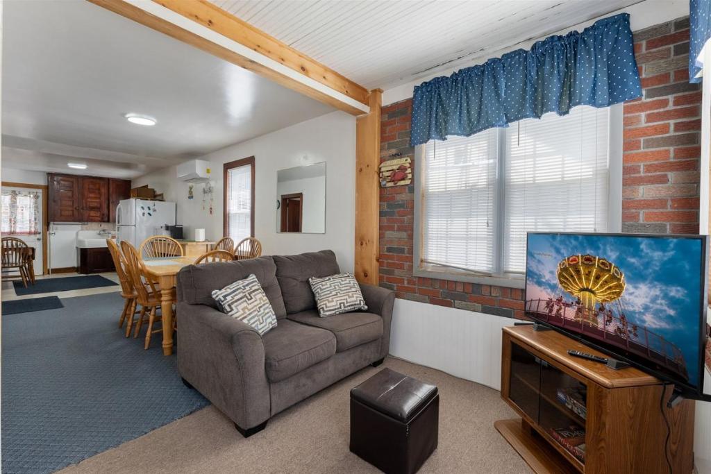 113 E 24Th Ave, 1St Floor image
