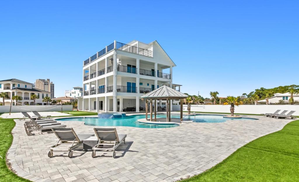Bourbon Beach image