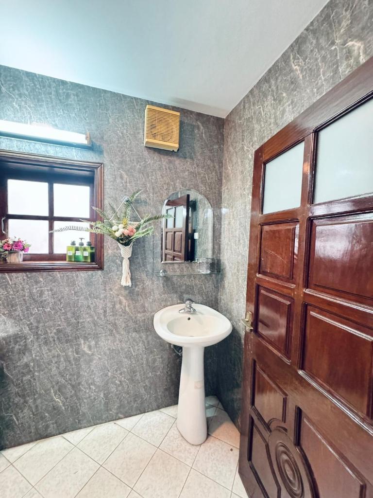 Areca's Homestay Tây Hồ