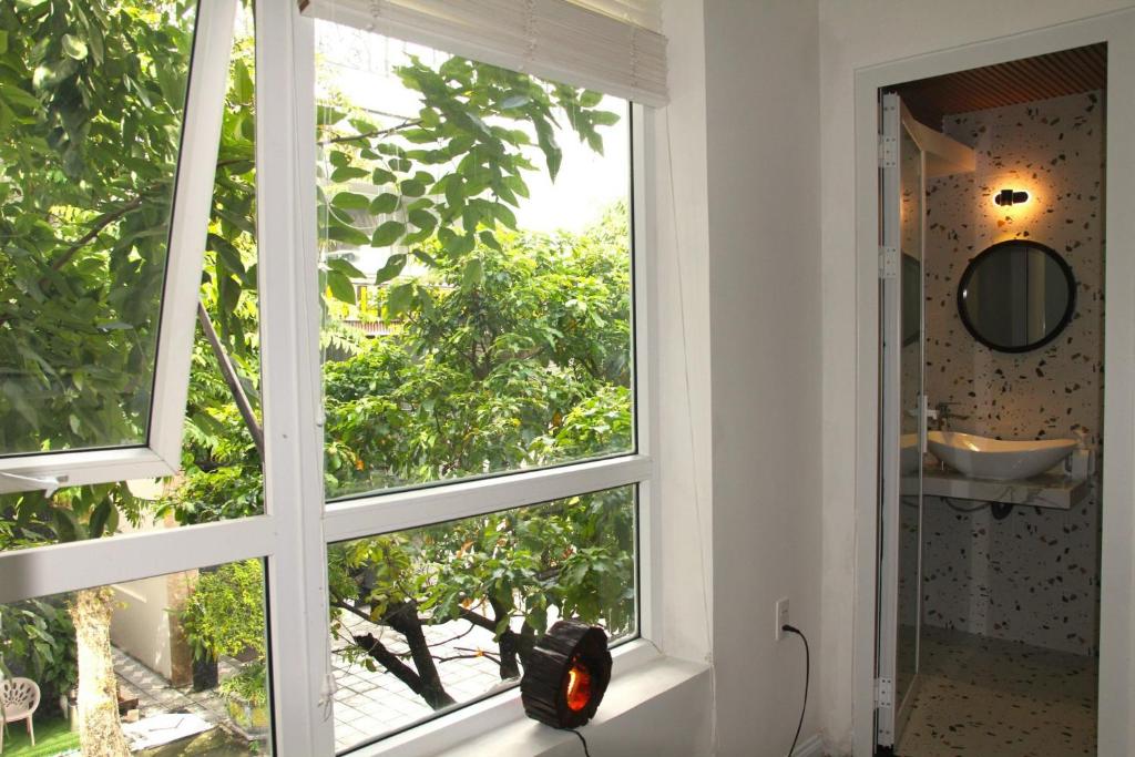 Pool Leo Villa My Khe beach 5BR