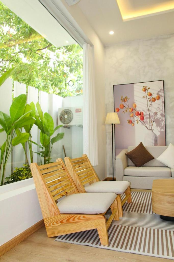 Pool Leo Villa My Khe beach 5BR