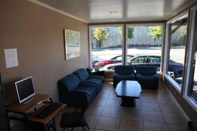 Seatac Inn photo 3