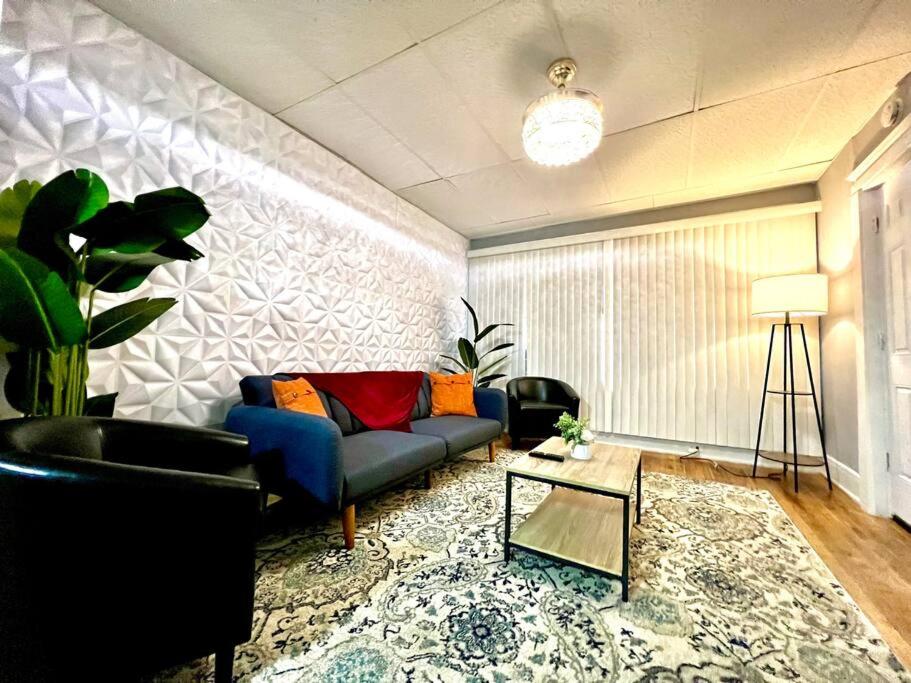 KING Bed Cozy First Floor Apt 25Mins to Falls image