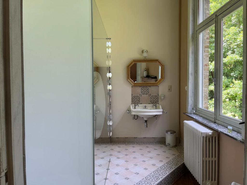 B&B Le Manoir de la Douve photo 4