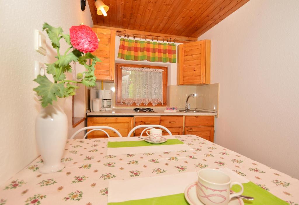 Апартаменты (Апартаменты Делюкс), Virágoskert Apartman