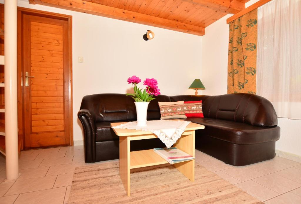 Апартаменты (Апартаменты Делюкс), Virágoskert Apartman