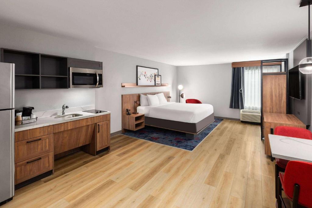 Hawthorn Extended Stay By Wyndham Knoxville image