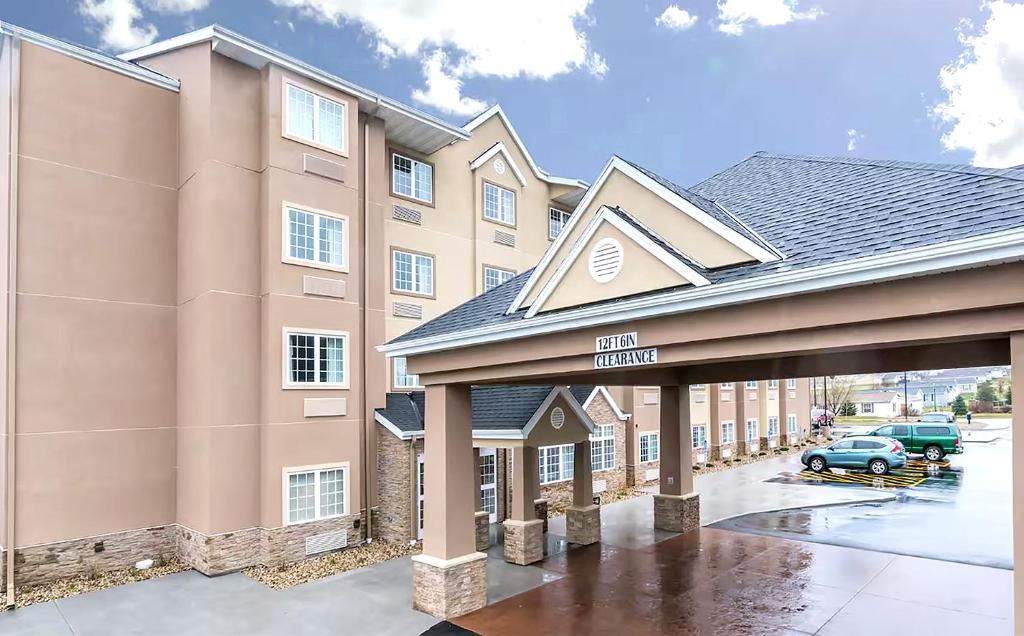 Coratel Inn & Suites by Jasper Rochester image