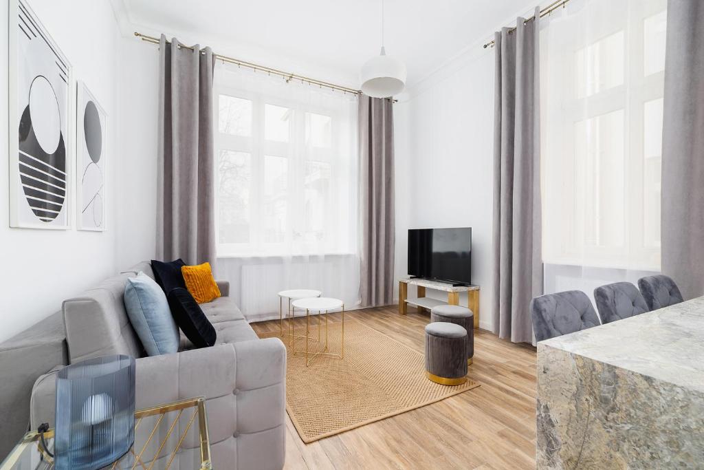Apartment with balcony - Starowislna 41 - Tap to explore photos