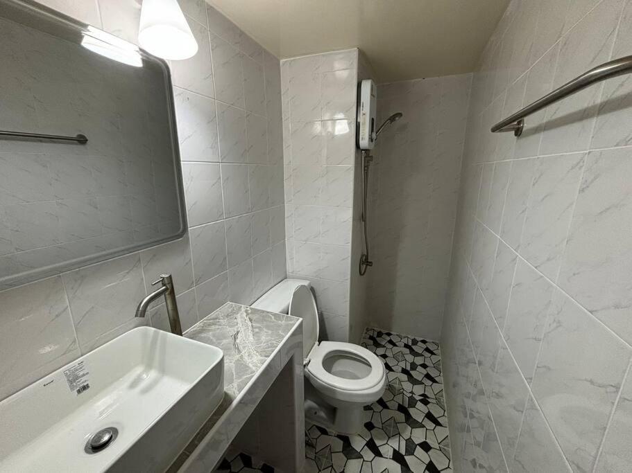 Impact Donmuang Popular Condo C5 - Tap to explore photos