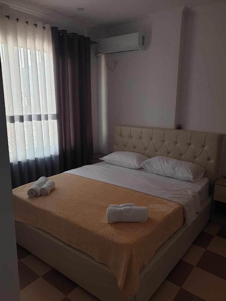 LIVIA Rooms Permet photo 4