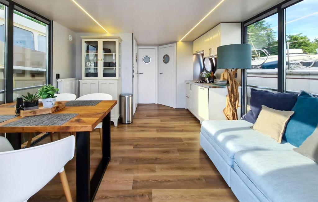 2 Bedroom Nice Ship In Ophoven photo 4