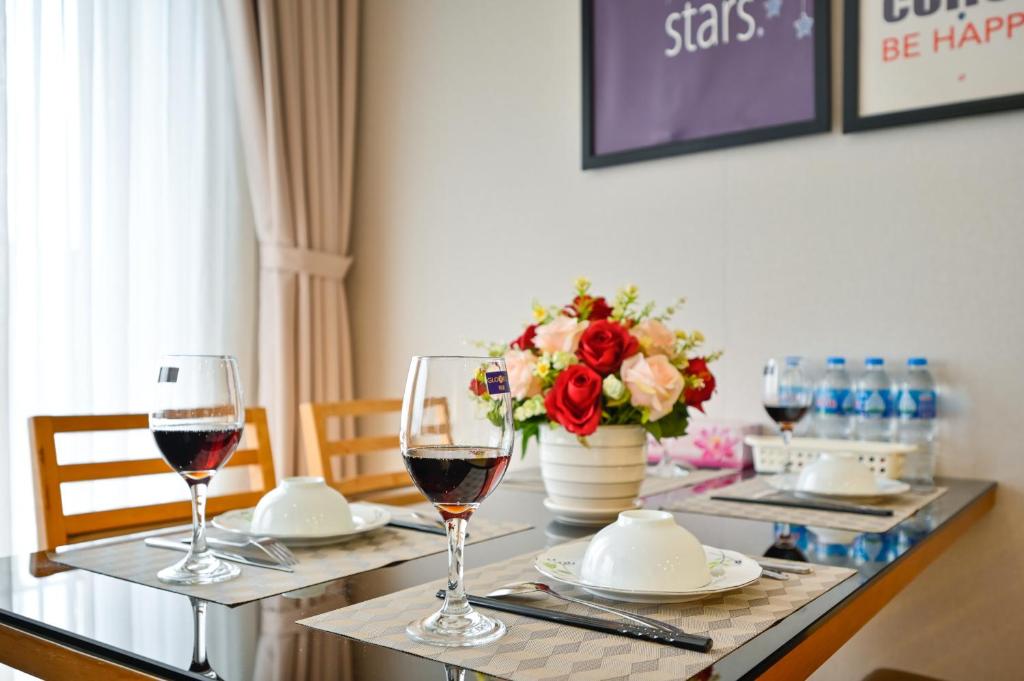 Wonderful 2 BR condo in Masteri T1, fully furnished with full amenities