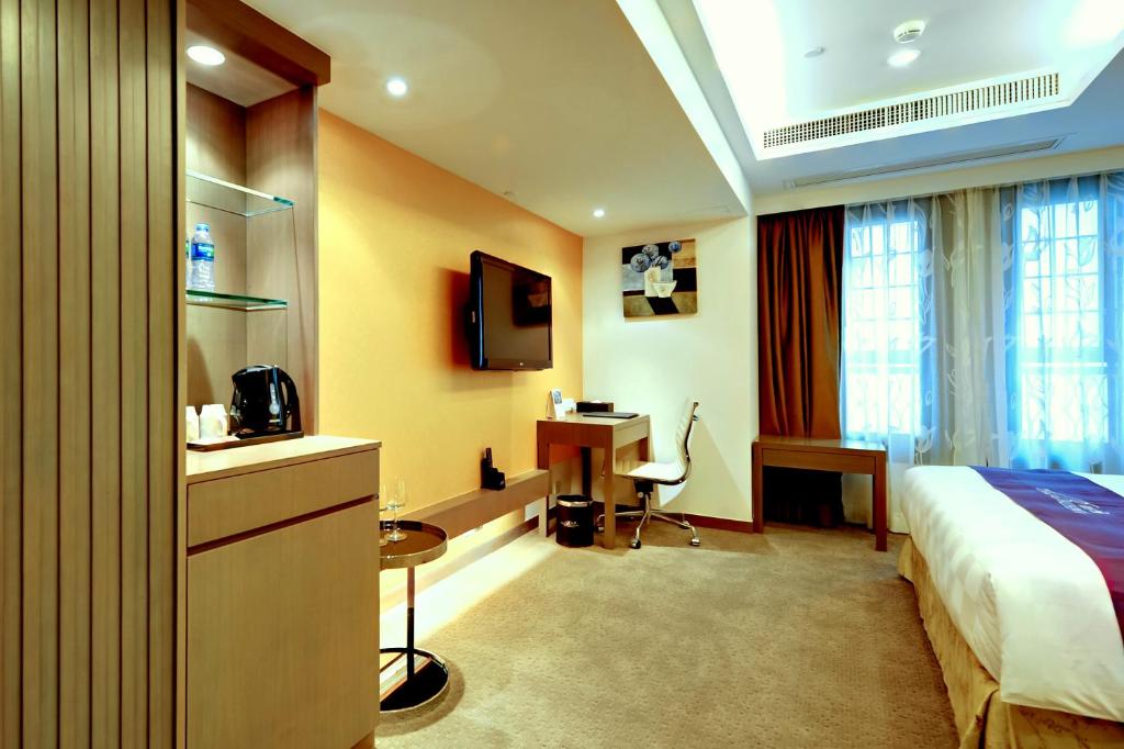 Двухместный (Двухместный номер Делюкс с 1 кроватью), The Bauhinia Hotel - Central
