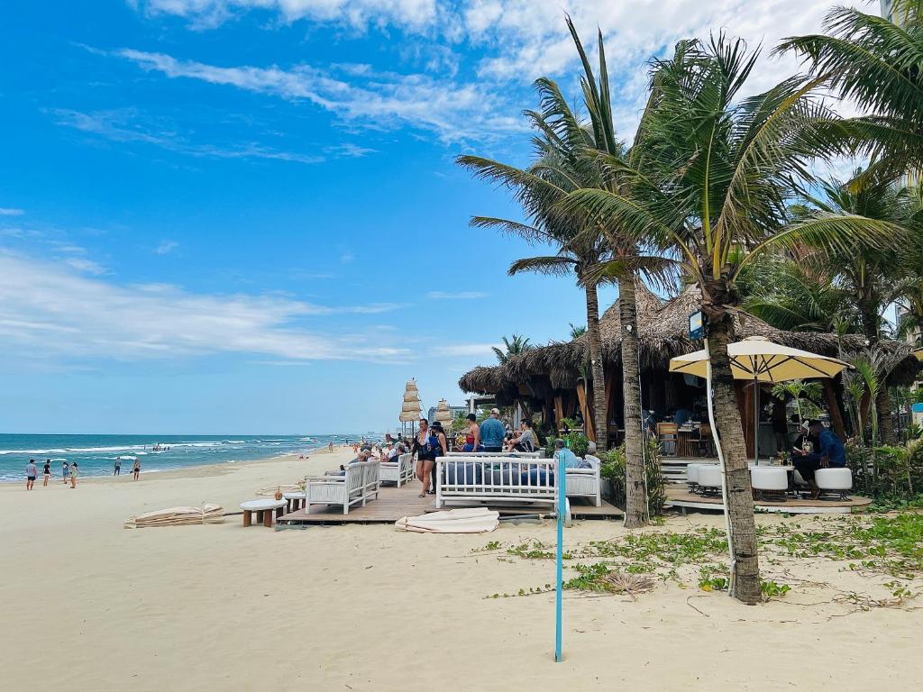 YOUR'S Homestay Cozy Room4 with balcony-3rd floor near to My Khe beach & My An Market