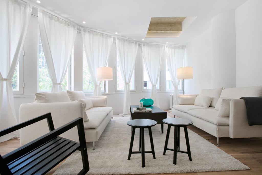 Апартаменты (Роскошные апартаменты с 1 спальней - ул. Боговичева, 1), Apartments Angel Main Square