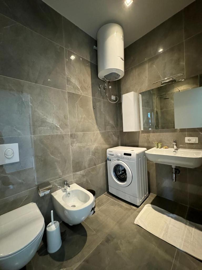 Palase Four C apartment 110-D GC photo 4