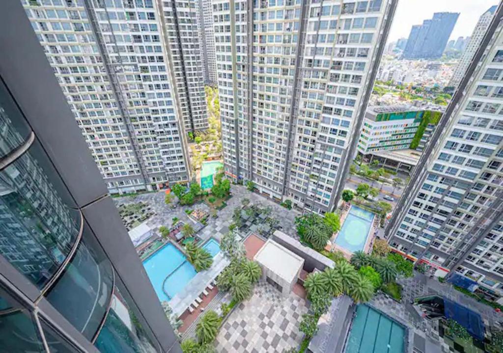 Landmark 81 and Vinhomes Riverside Residence